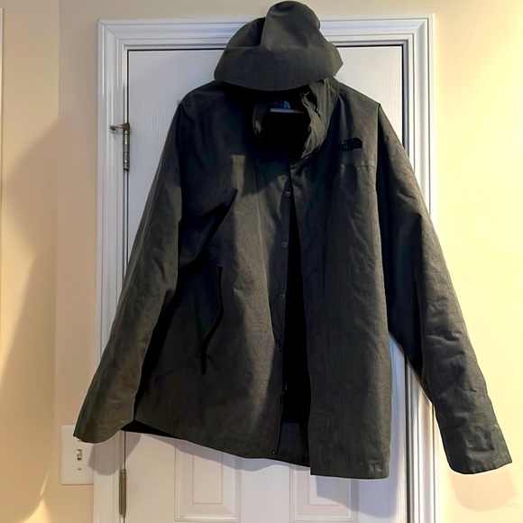 Mens North Face Thermoball trench